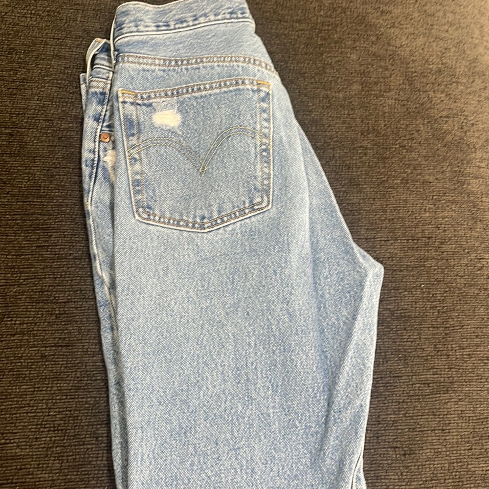 Women’s Levi jeans